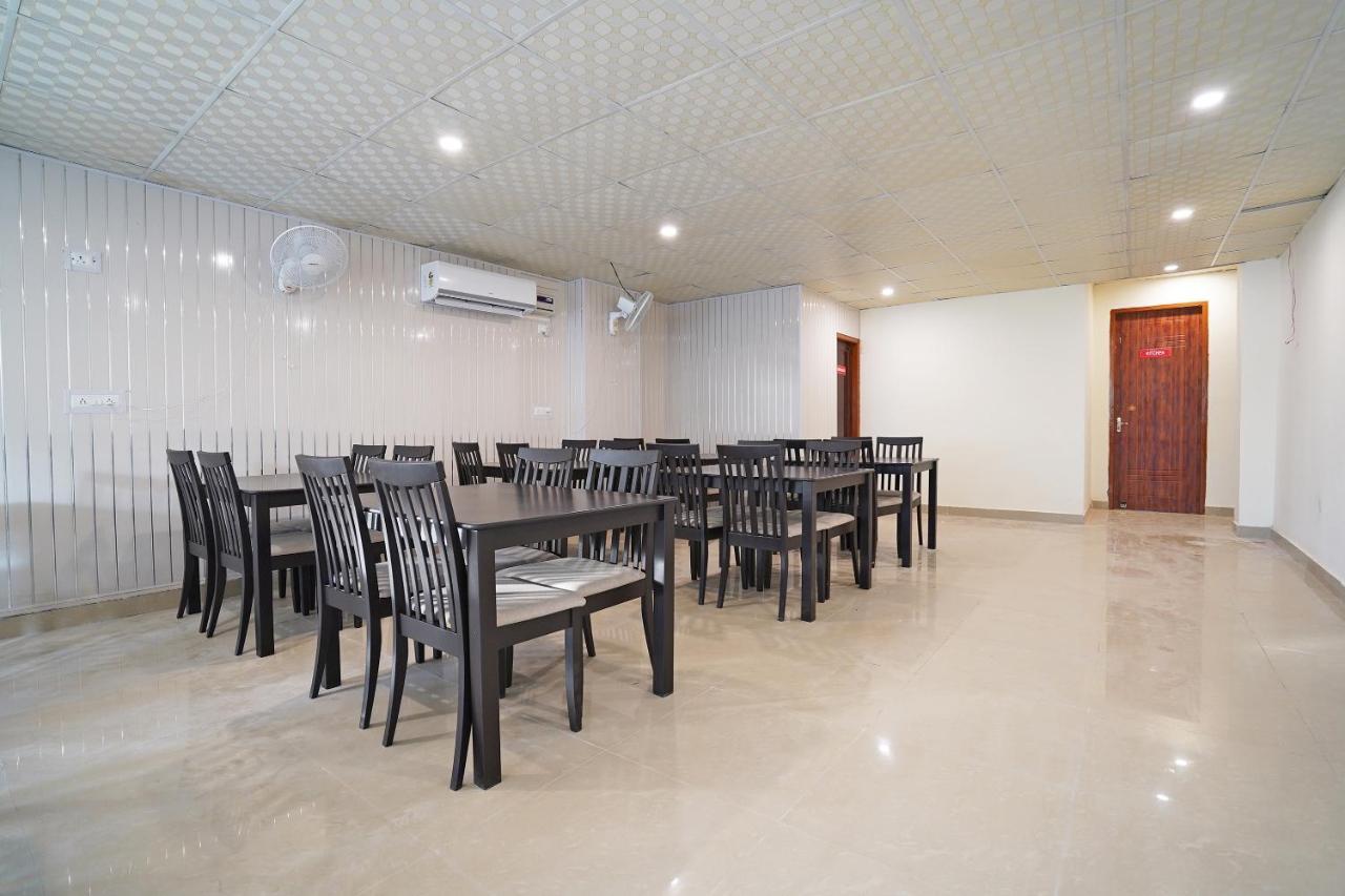 Oyo Flagship 77122 Gmd Vasundhara Ghaziabad Exteriör bild