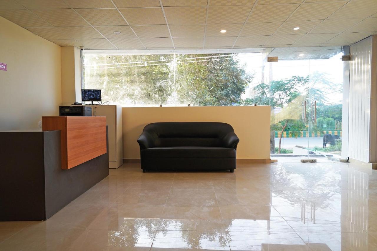 Oyo Flagship 77122 Gmd Vasundhara Ghaziabad Exteriör bild