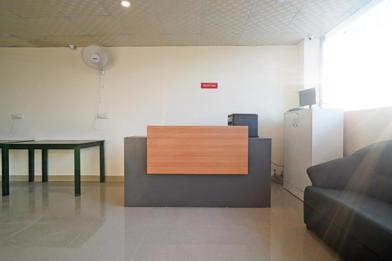 Oyo Flagship 77122 Gmd Vasundhara Ghaziabad Exteriör bild